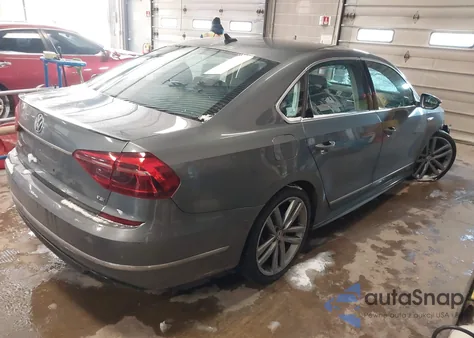 2017 Volkswagen Passat 1.8T R-Line из США, поврежденный, VIN 1VWDT7A39HC020295